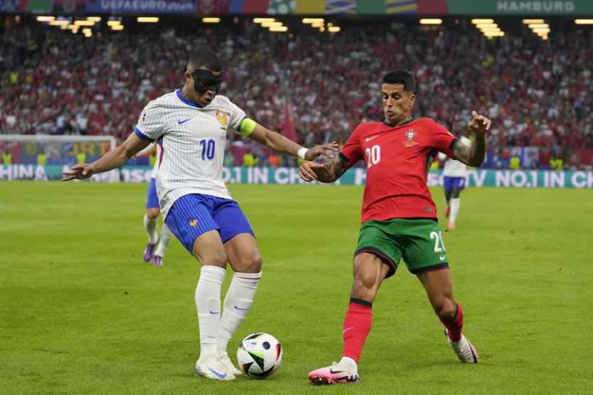 Nejdůležitější je postup, poukázal unavený Mbappé, o střídání si řekl sám