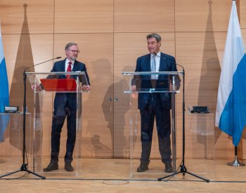 Fiala navštíví Bavorsko, jednat bude se Söderem a vystoupí na pohraničním fóru