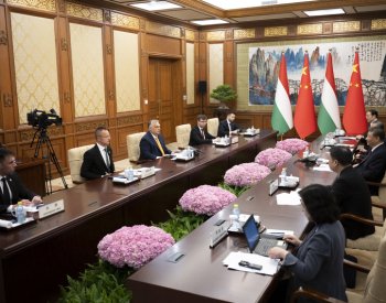 Orbánova cesta není mírovou misí, ale reklamou, míní expert