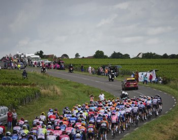 Po volném pondělku bude Tour de France pokračovat rovinatou etapou