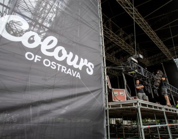 Americká kapela Queens of the Stone Age na Colours of Ostrava nevystoupí