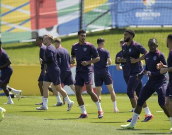 Fotbalisté Anglie a Nizozemska budou usilovat o druhou účast ve finále ME