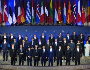 Summit NATO ve Washingtonu dnes pokračuje prvním pracovním zasedáním