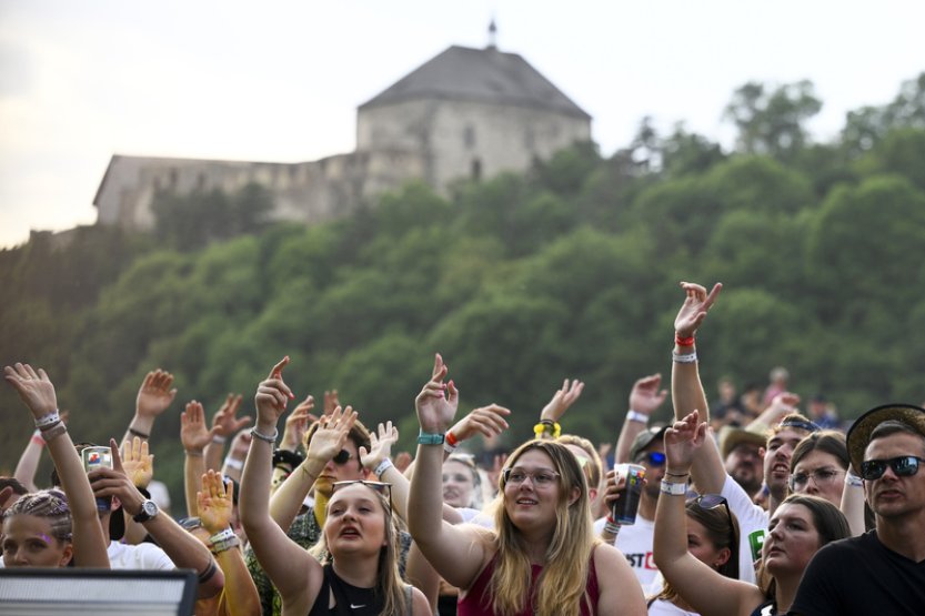 Hudební festivaly zvou návštěvníky na hrady, k přehradám i na vinice