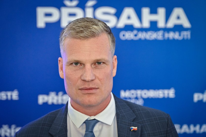 Europoslanci Přísahy a Motoristů se připojili k Patriotům kvůli hodnotám, řekl Turek