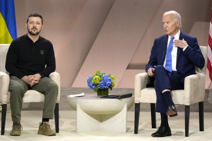 USA oznámí další zbrojní dodávky pro Ukrajinu, řekl Biden Zelenskému