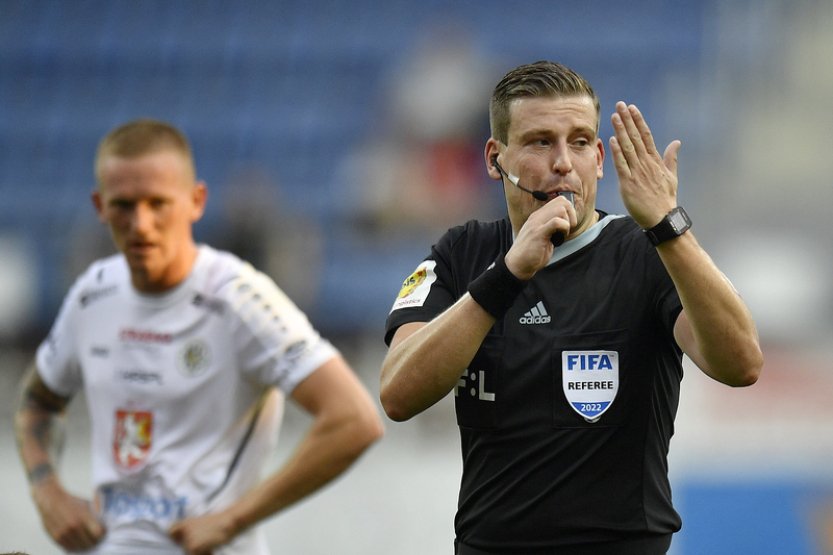 I v lize budou se sudími diskutovat jen kapitáni, méně zásahů videa se nechystá