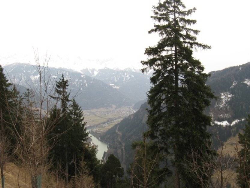 Horolezec přežil 150metrový pád v Tyrolsku, vyvázl bez zranění