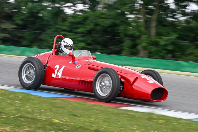 Masarykův okruh v Brně hostí světové závodní série historických aut