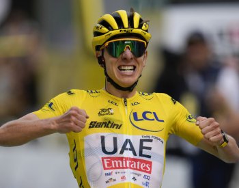 Pogačar si v Pyrenejích upevnil po druhém etapovém vítězství na Tour žlutý dres