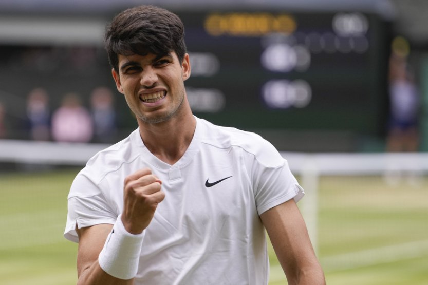 Alcaraz po triumfu ve Wimbledonu na rekordy nemyslí, ale chce dojít mezi legendy