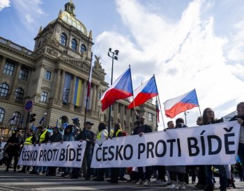Popelka neuspěl se stížností, za výzvy ke stržení vlajky dostal podmínku