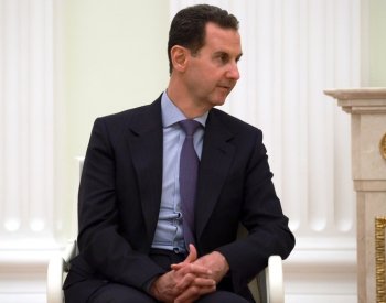 Při zřejmě izraelském úderu v Sýrii zemřel prominentní podnikatel blízký Asadovi