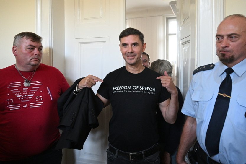 Vrabel podal ústavní stížnost proti peněžitému trestu za šíření poplašné zprávy