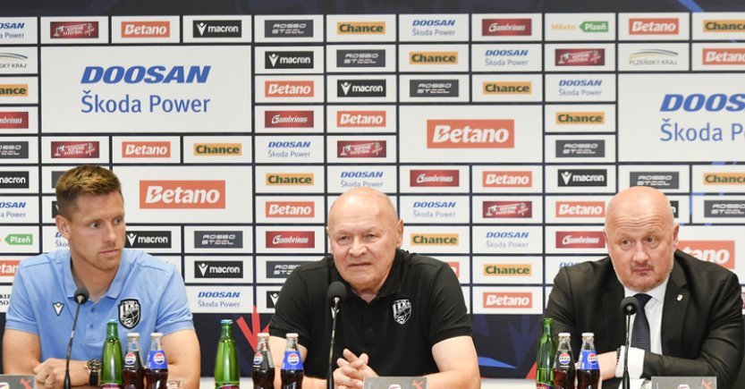 Fotbalisté Plzně chtějí do hlavní fáze pohárů a v lize zamíchat bojem o titul