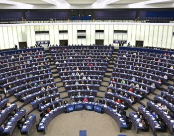 Europoslance čeká usnesení o Ukrajině, návrh je kritický k Moskvě a Orbánovi