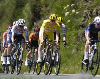 Cyklisté se v 17. etapě Tour de France vrátí do hor