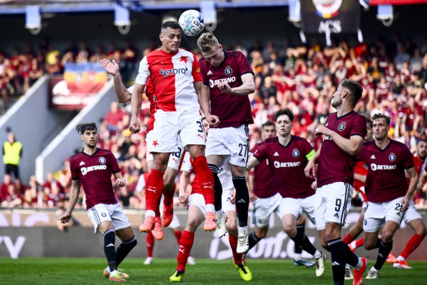 Začíná nový ročník fotbalové ligy, titul obhajuje Sparta, favoritem je Slavia