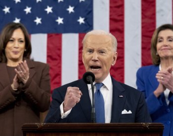 Média: Pelosiová a Schumer naléhají na Bidena, aby odstoupil z kampaně