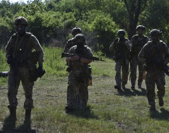 Ukrajinští vojáci se stáhli ze vsi Urožajne, potvrdil armádní mluvčí