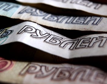 Moskevský soud zakázal prodej toaletního papíru s potiskem rublů