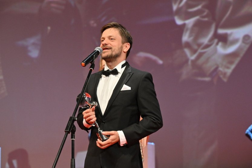 Snímek Vlny Jiřího Mádla tvůrci představí v srpnu na předpremiérovém turné