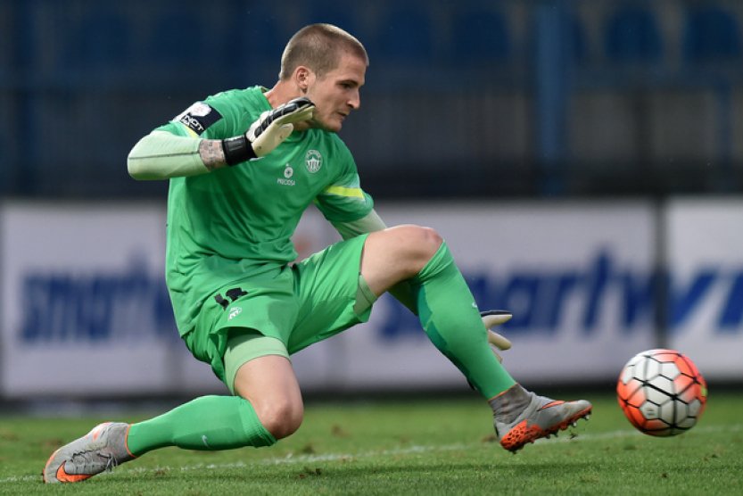 Brankář Hladký zůstává v druhé anglické lize, podepsal smlouvu s Burnley