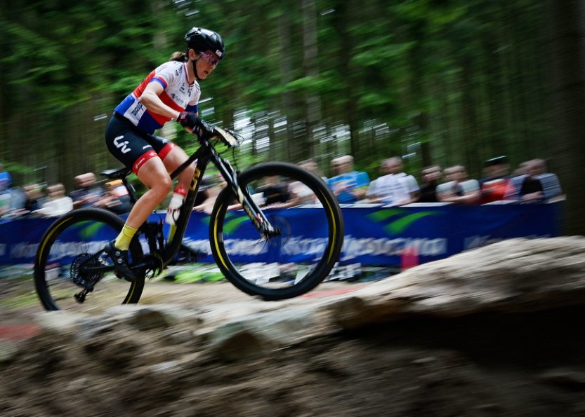 Bikeři Cink a Čábelická dalšími tituly vyrovnali rekordmany Kulhavého a Nash