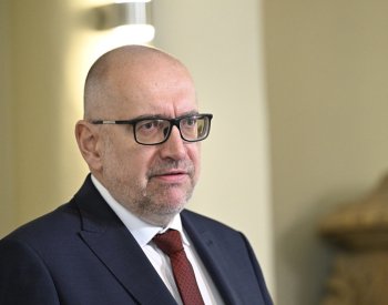 Bek chce povinnou výuku angličtiny od 1. třídy ZŠ a od 6. třídy druhý cizí jazyk