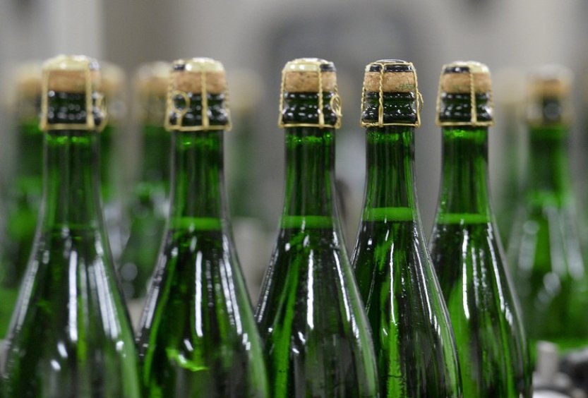 CNBC: Prodej šampaňského roste, ale jeho chuť se může kvůli klimatu brzy změnit