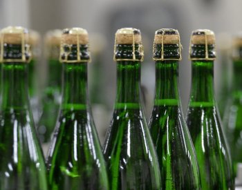 CNBC: Prodej šampaňského roste, ale jeho chuť se může kvůli klimatu brzy změnit