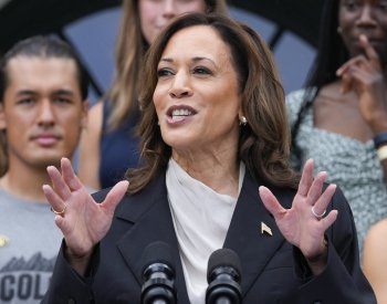 Bidenův odkaz nemá v moderní historii obdoby, řekla Harrisová