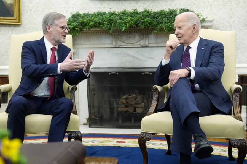 Fiala: Bez ohledu na volbu prezidenta USA, se musí ČR víc starat o své zájmy