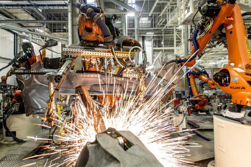 Důvěra v ekonomiku ČR v červenci klesla, pesimističtí jsou spotřebitelé i firmy