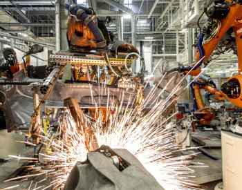 Důvěra v ekonomiku ČR v červenci klesla, pesimističtí jsou spotřebitelé i firmy