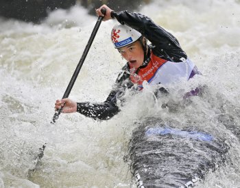 Slalomářka Kneblová vybojovala na MS do 23 let stříbro v závodu kanoistek