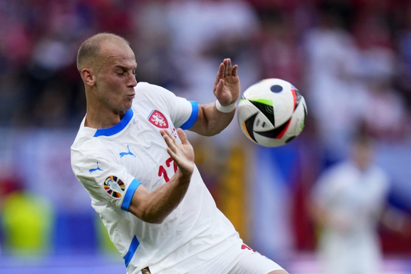 Fotbalový reprezentant Černý má podle médií namířeno na hostování do Rangers