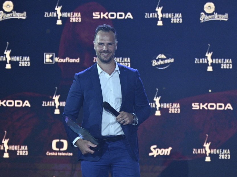 Krejčí si užívá roli táty na plný úvazek, hokej mu zatím nechybí