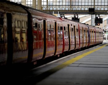 BBC: Mají stávky na britské železnici stále smysl?