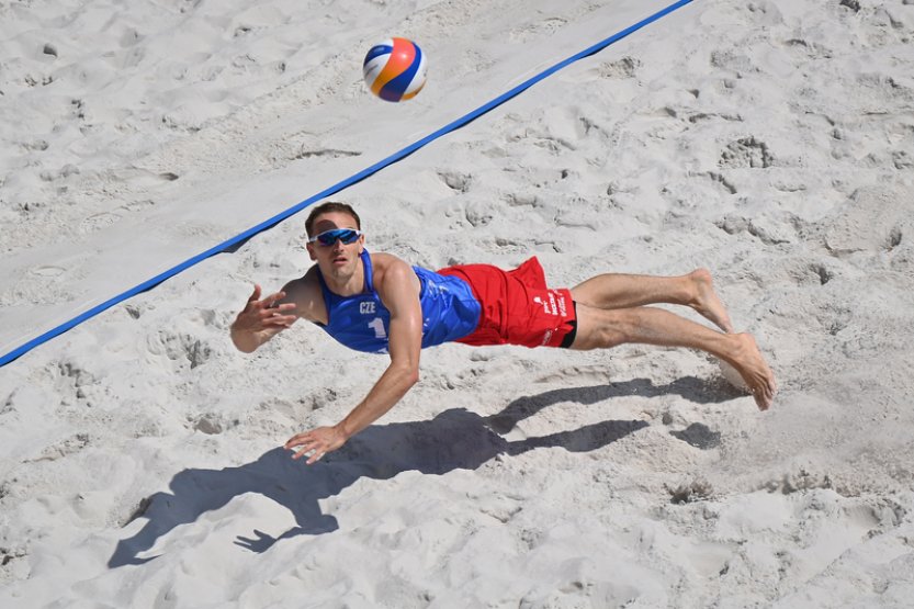Beachvolejbaloví mistři světa Perušič se Schweinerem zahájí OH s Kanaďany