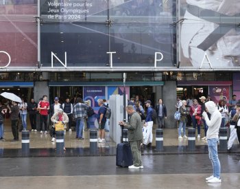 Vlaky ve Francie mají stále zpoždění, návrat do normálu se čeká v pondělí