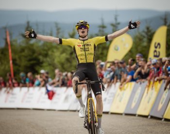 Etapu Czech Tour na Dlouhé stráně vyhrál Brit Gloag, Hirschi potvrdil vedení