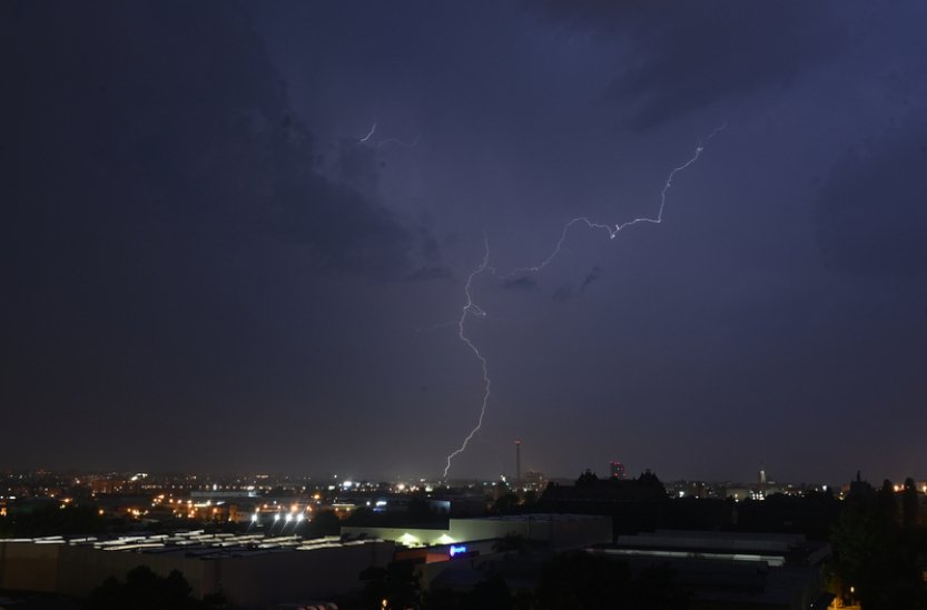 Meteorologové vyhlásili varování před bouřkami na jihu a západě Čech