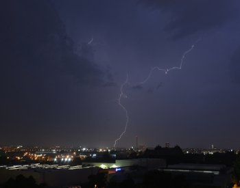 Meteorologové vyhlásili varování před bouřkami na jihu a západě Čech