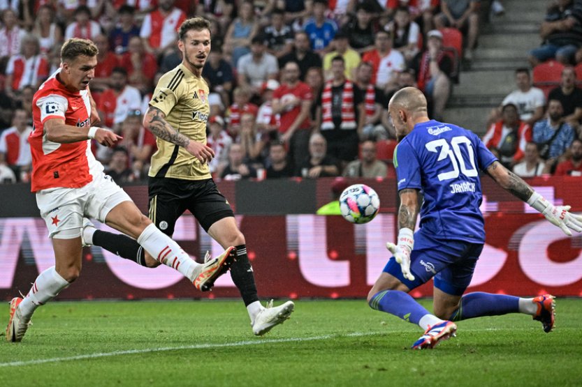 Fotbalisté Slavie porazili Budějovice 4:0 a poprvé v ligové sezoně vyhráli