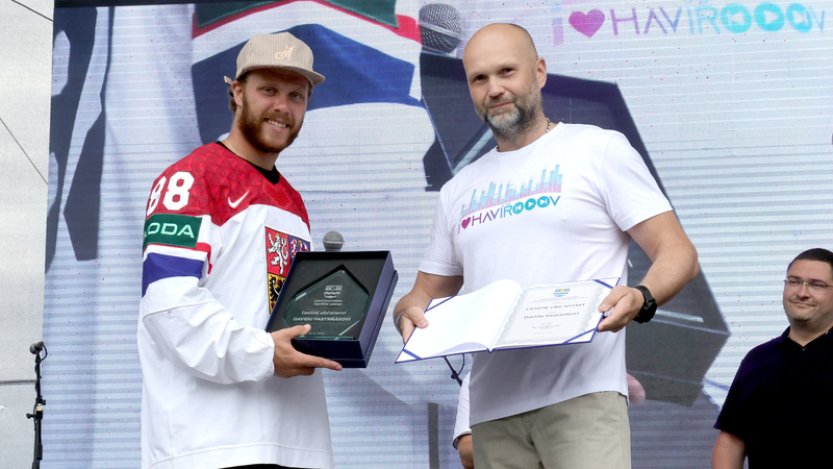 Hokejista David Pastrňák převzal v Havířově čestné občanství
