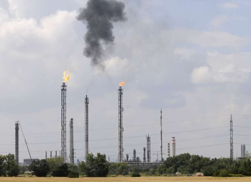 Slovnaft zastaví Ukrajině dodávky nafty, pokud se neobnoví tranzit ropy, řekl Fico