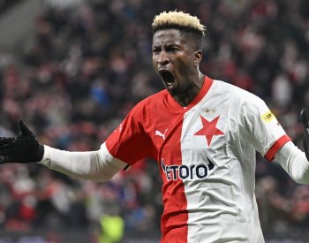 Fotbalová Slavia podle Tvrdíka již neusiluje o Olayinku, Oscara chce udržet