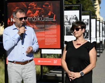 Výstava ČTK v Uherském Hradišti představuje sto let práce jejích fotoreportérů