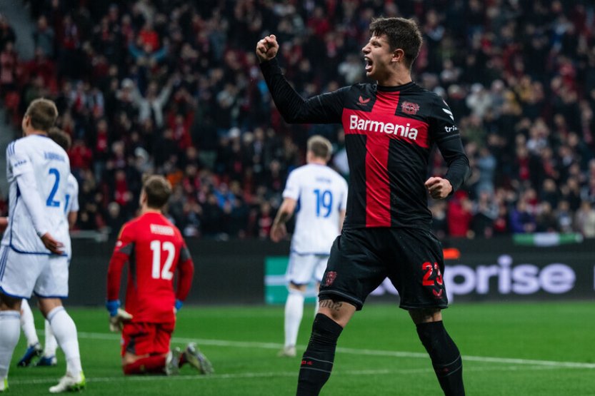 O českého fotbalistu Leverkusenu Hložka se podle Kickeru zajímá Stuttgart